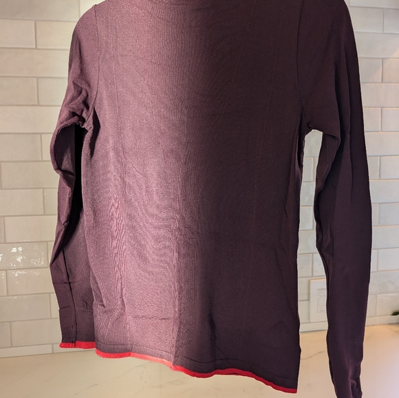 Athleta Flurry Downslope Turtleneck Sweatshirt Womens Antique Burgundy Size M - Picture 3 of 3
